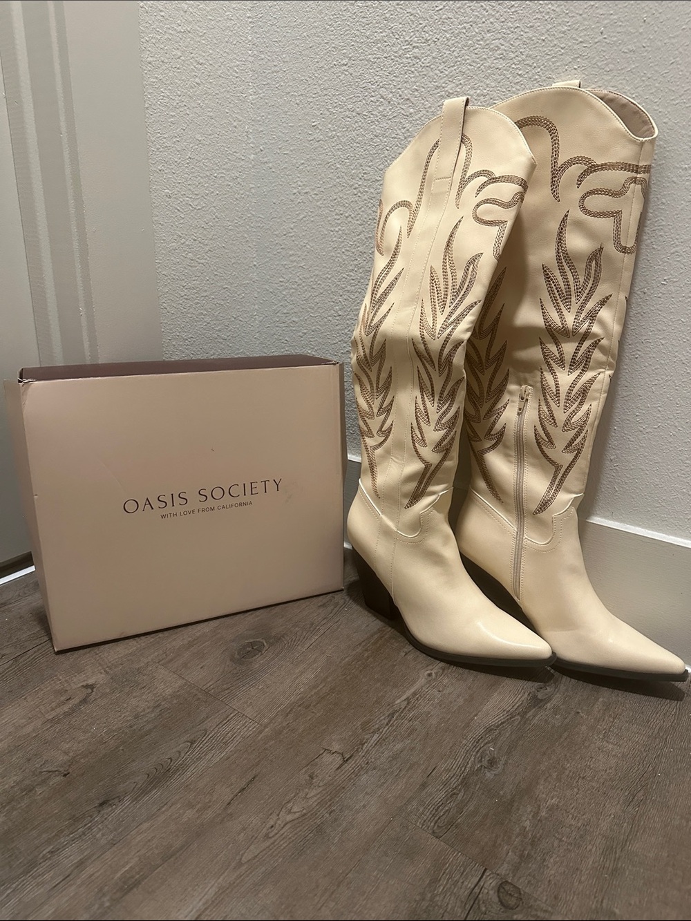 Oasis Society | Bronco Cowgirl Boot | Cream Embroidered Over-the-Knee never worn
